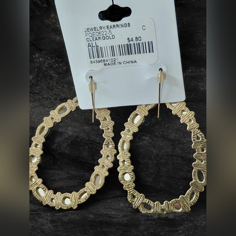 🛼Forever 21 Gold and Silver Elegant Earrings - Picture 2 of 2
